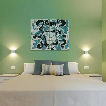 Donna Isa Bed and Breakfast 4*